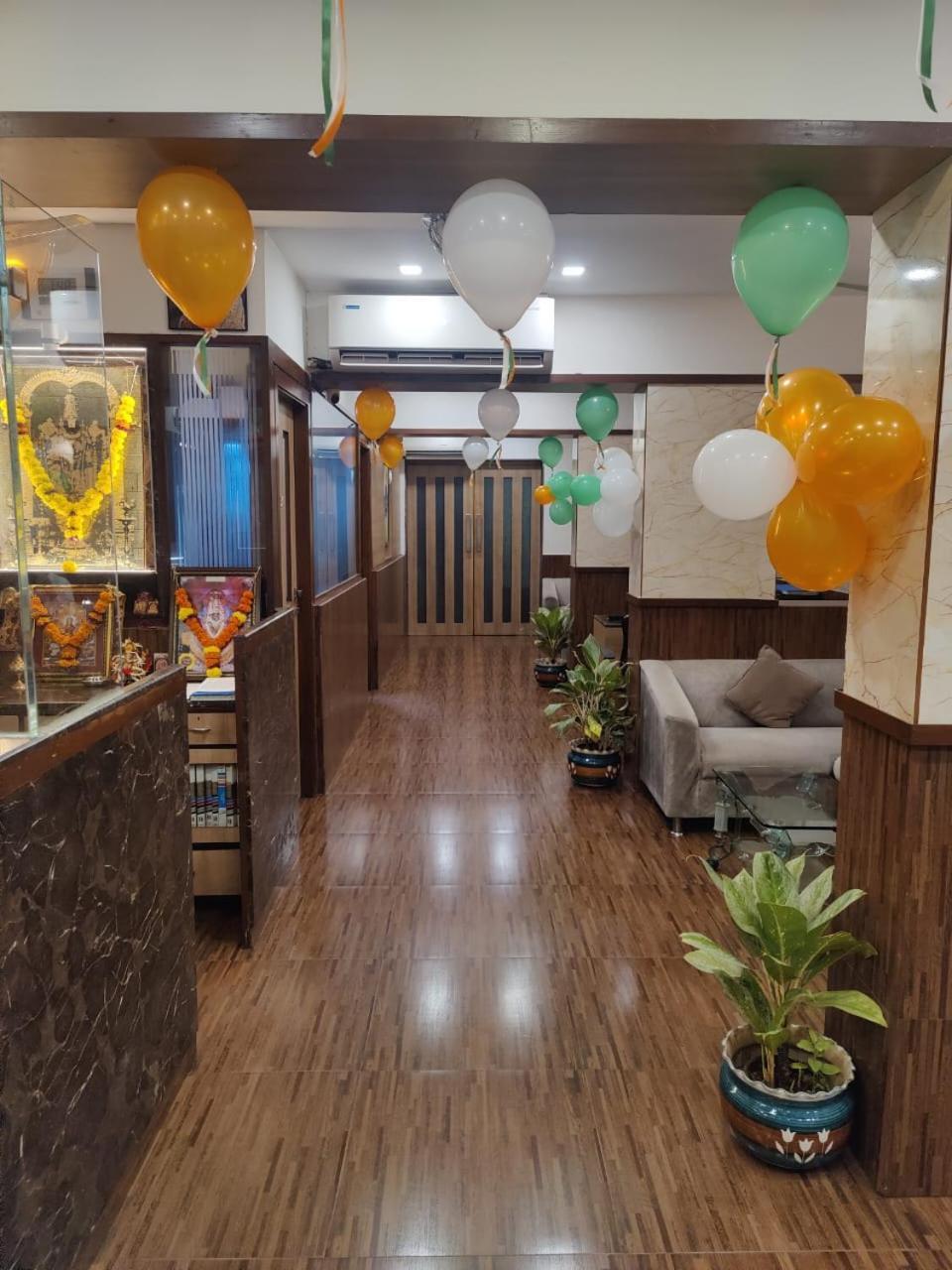 Hotel Maharana Inn Chembur Mumbai Exteriör bild