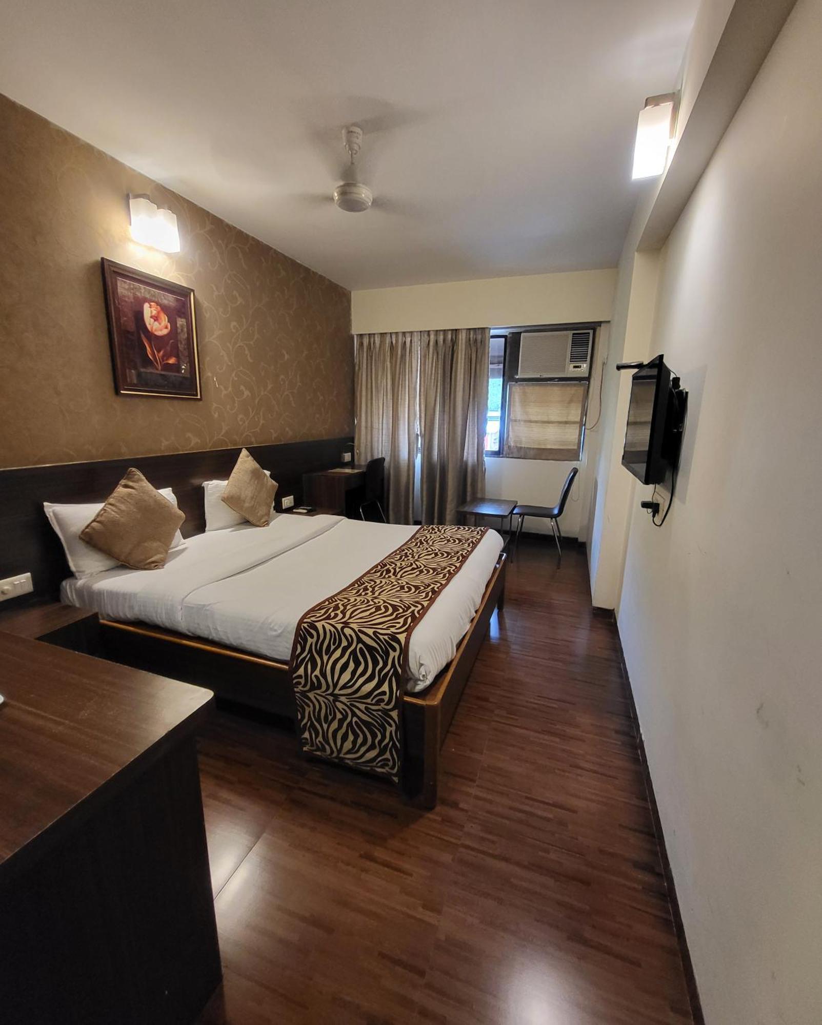 Hotel Maharana Inn Chembur Mumbai Exteriör bild