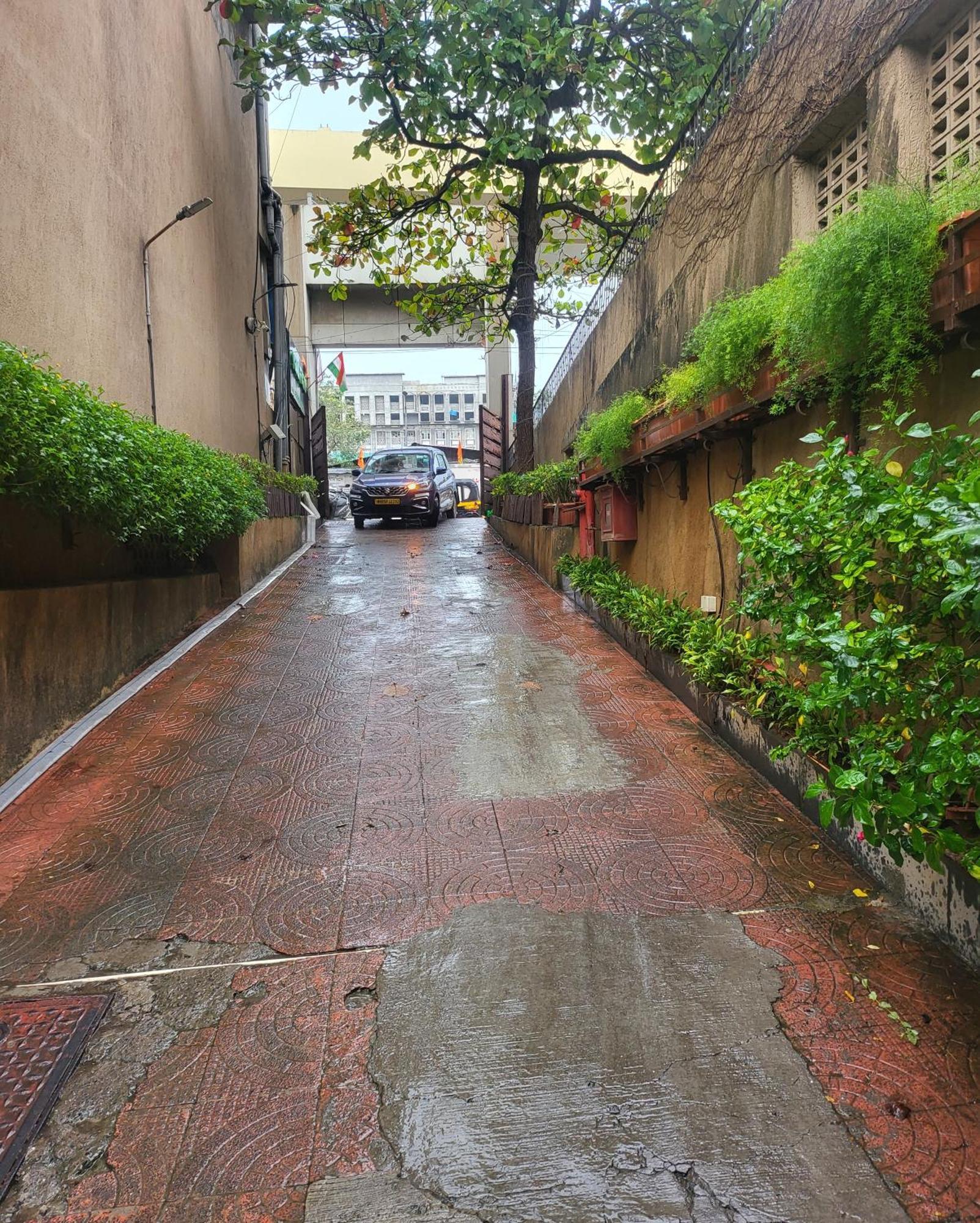 Hotel Maharana Inn Chembur Mumbai Exteriör bild