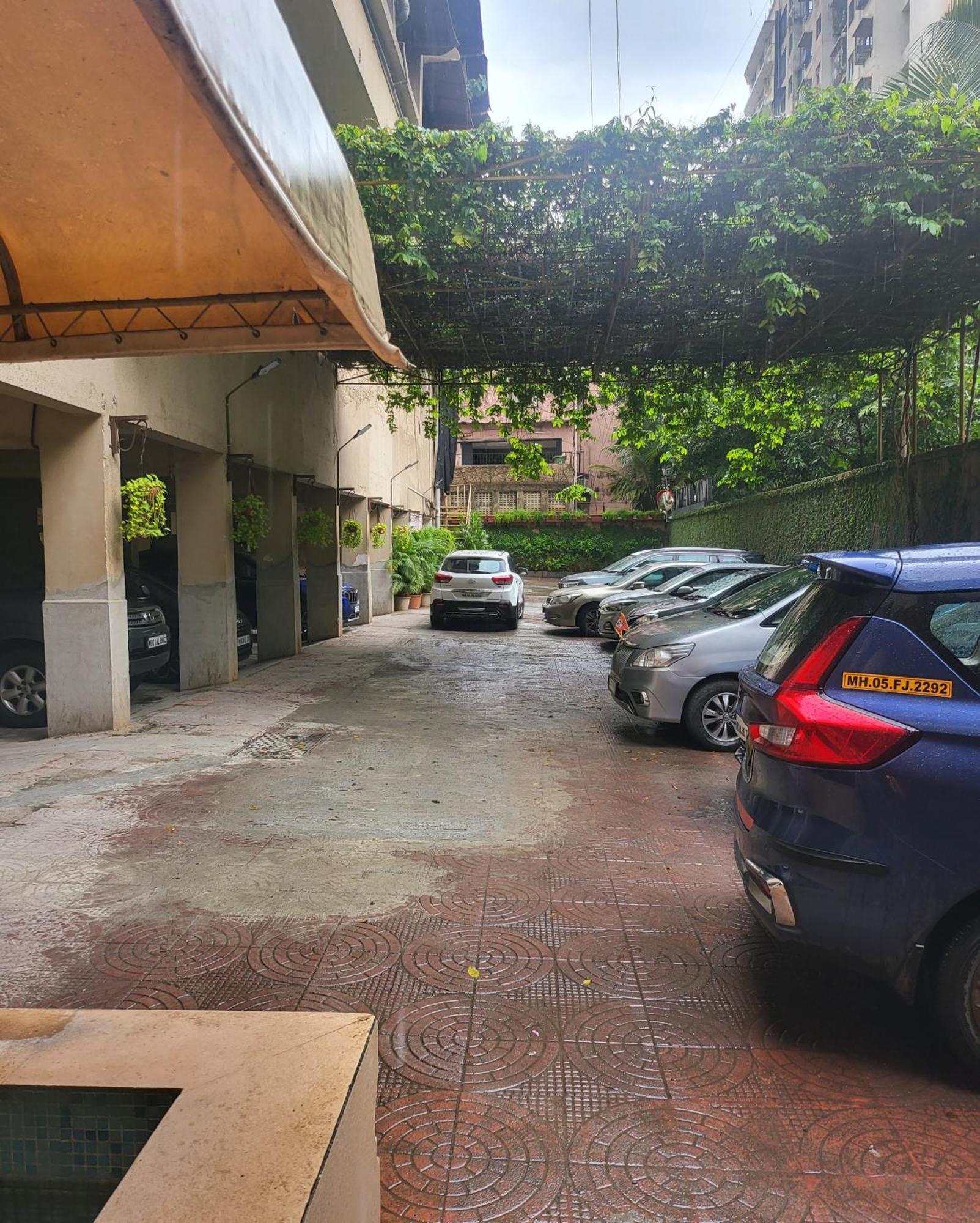 Hotel Maharana Inn Chembur Mumbai Exteriör bild