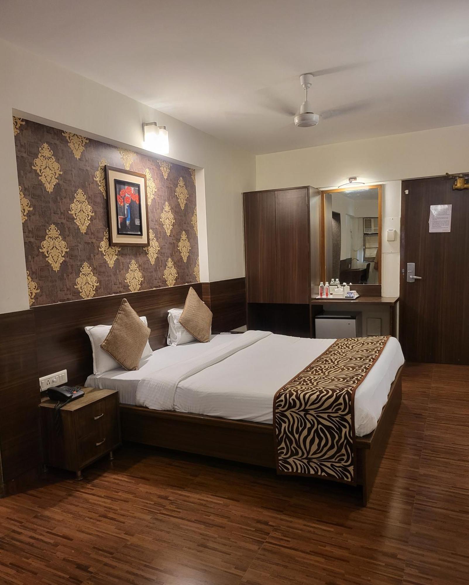 Hotel Maharana Inn Chembur Mumbai Exteriör bild