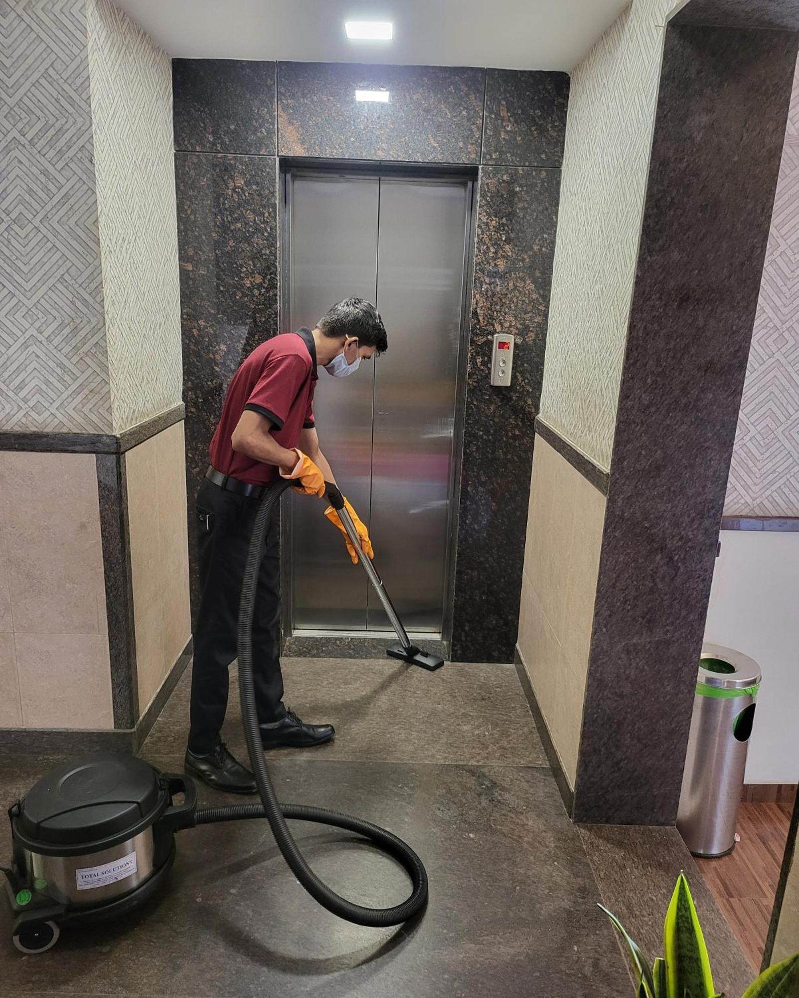 Hotel Maharana Inn Chembur Mumbai Exteriör bild